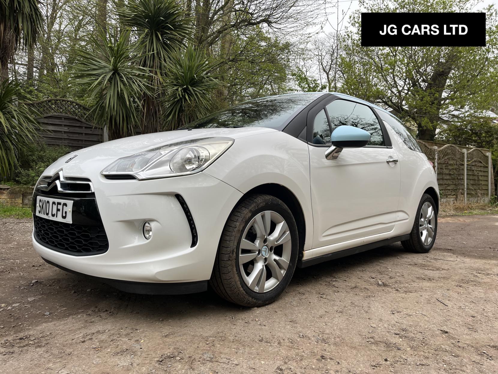 Citroen DS3 1.6 HDi 16V DStyle Hatchback 3dr Diesel Manual Euro 5 (90 ps)