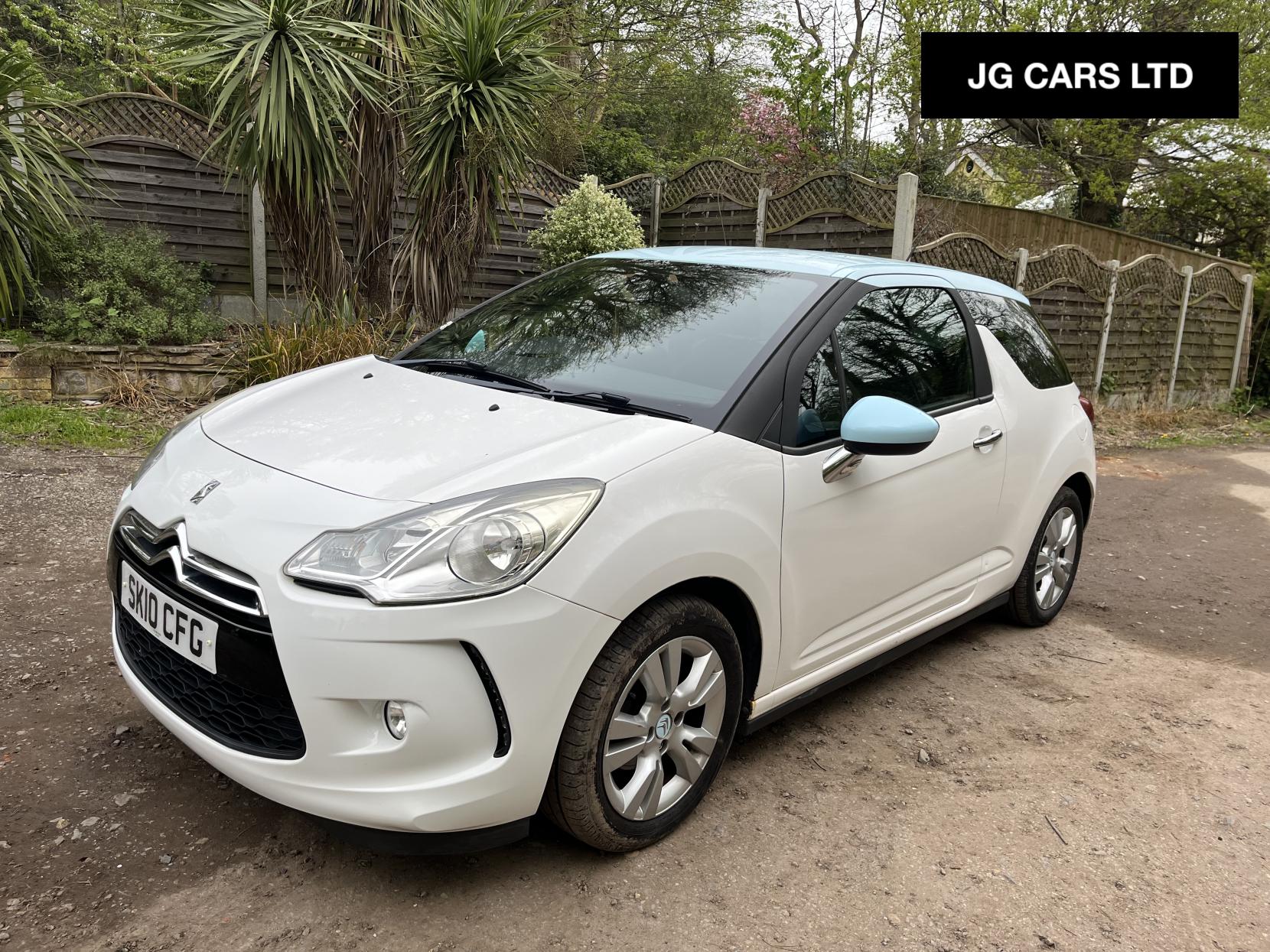 Citroen DS3 1.6 HDi 16V DStyle Hatchback 3dr Diesel Manual Euro 5 (90 ps)