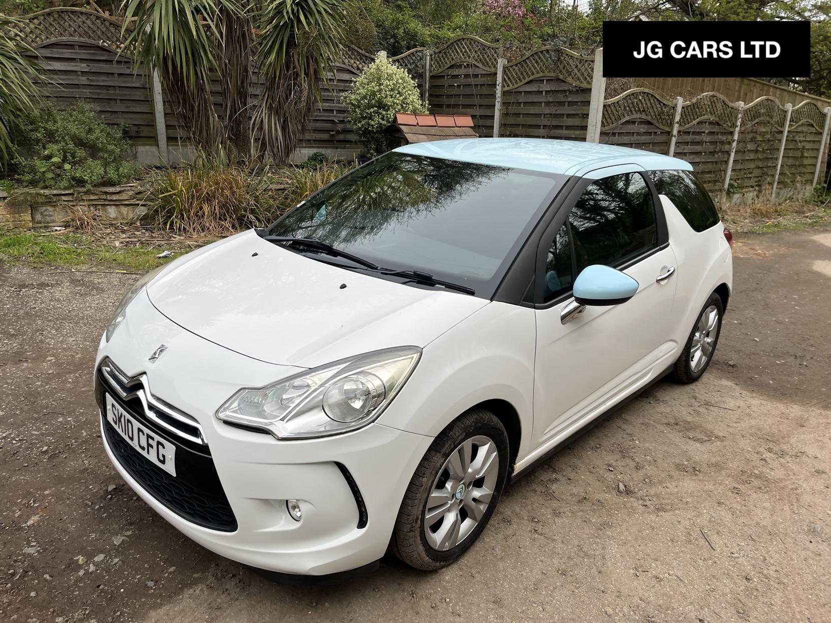 Citroen DS3 1.6 HDi 16V DStyle Hatchback 3dr Diesel Manual Euro 5 (90 ps)