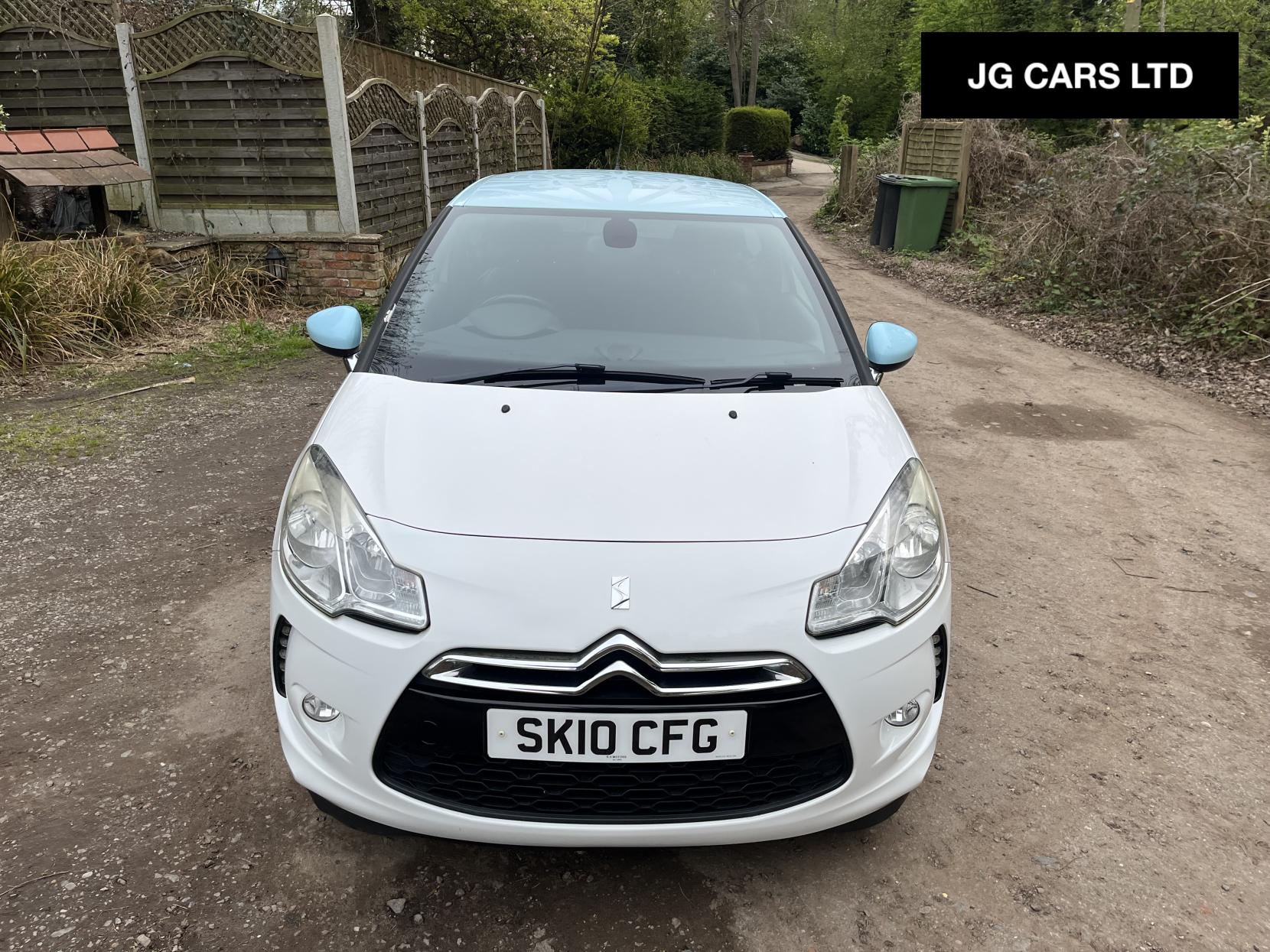 Citroen DS3 1.6 HDi 16V DStyle Hatchback 3dr Diesel Manual Euro 5 (90 ps)