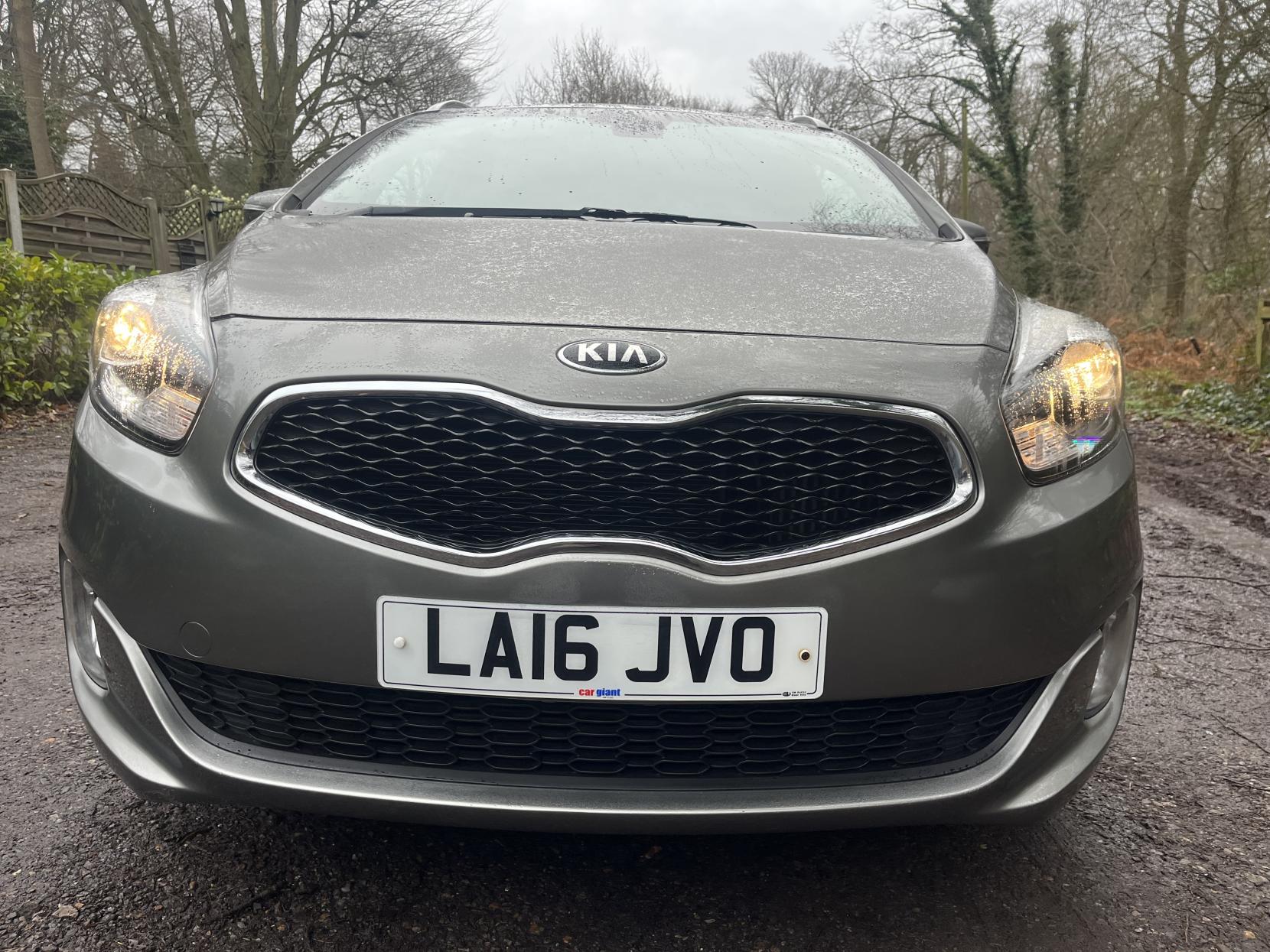 Kia Carens 1.7 CRDi 3 MPV 5dr Diesel Manual Euro 6 (s/s) (139 bhp)