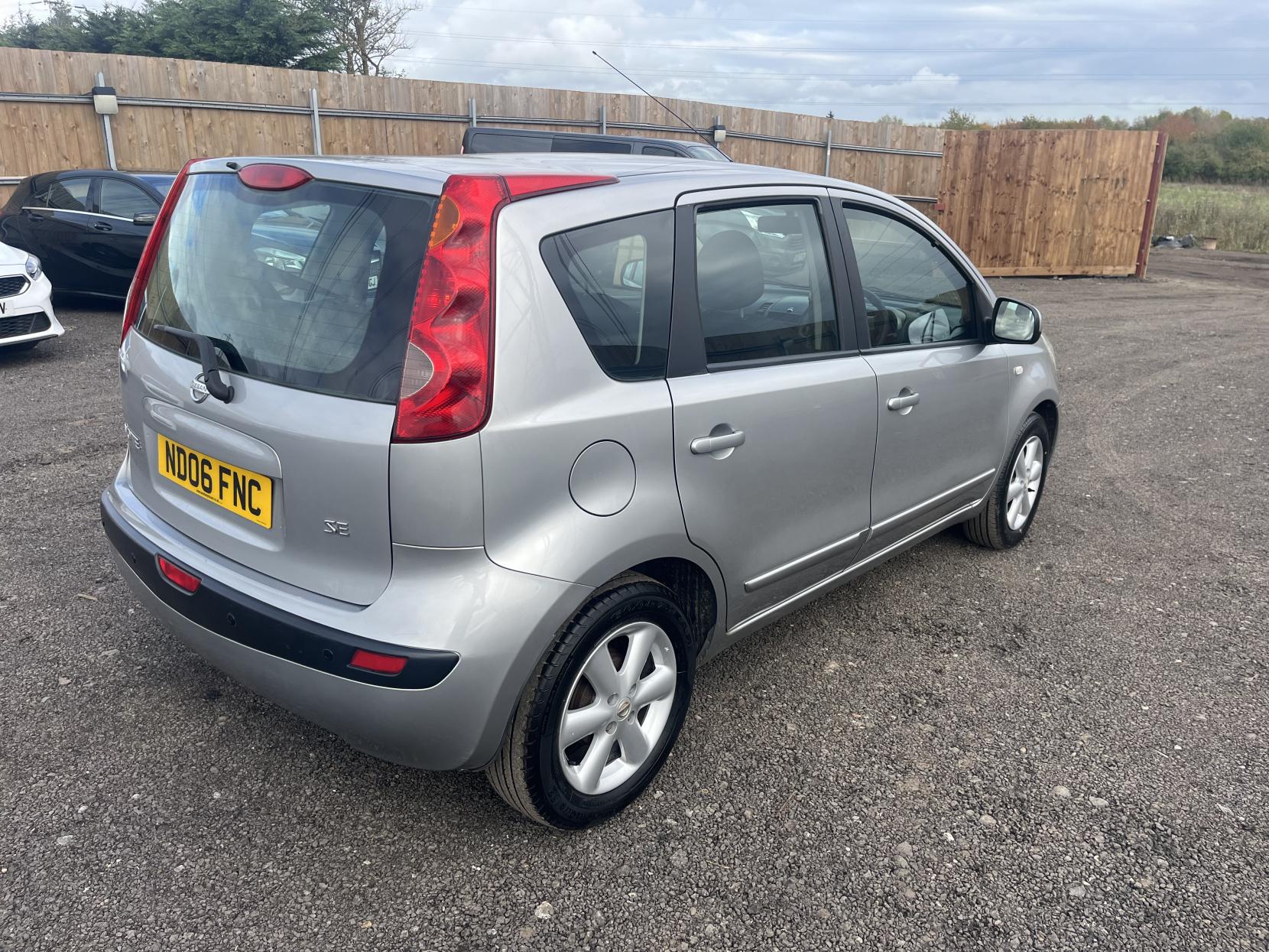 Nissan Note 1.6 16v SE Hatchback 5dr Petrol Automatic (166 g/km, 109 bhp)