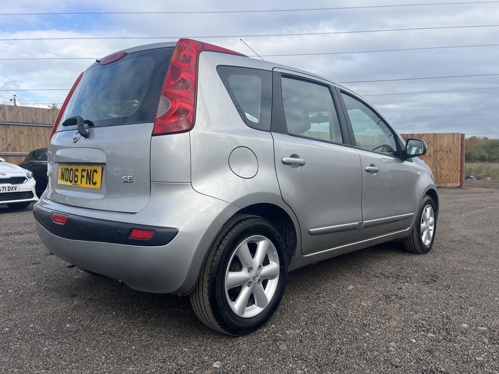 Nissan Note 1.6 16v SE Hatchback 5dr Petrol Automatic (166 g/km, 109 bhp)