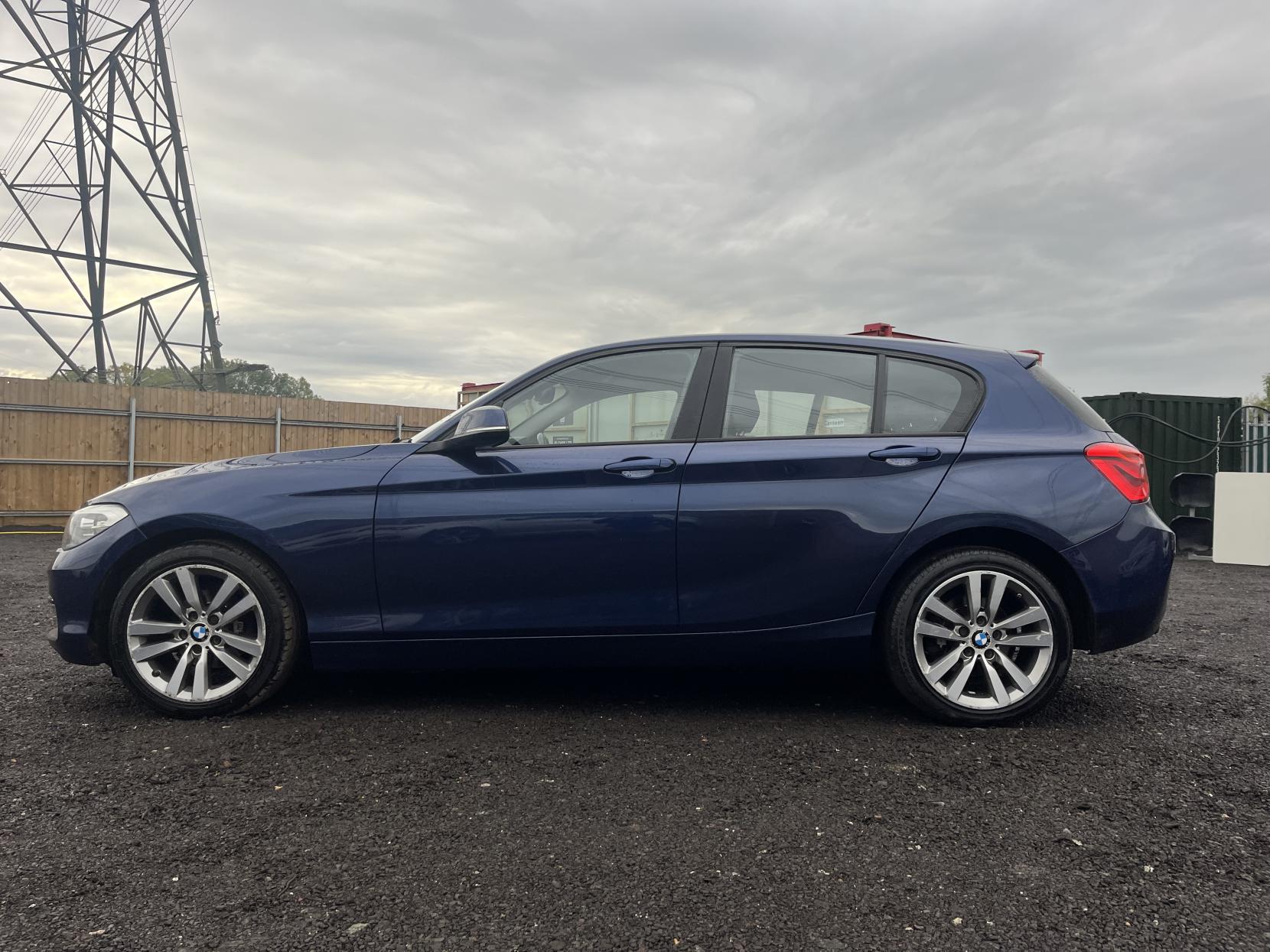 BMW 1 Series 1.5 118i Sport Hatchback 5dr Petrol Manual Euro 6 (s/s) (136 ps)