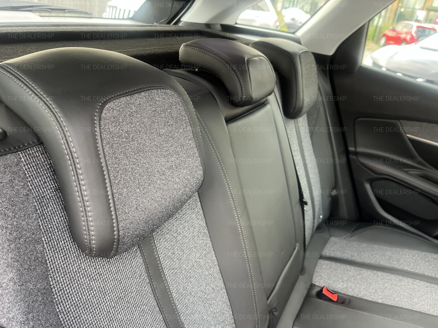 Peugeot 3008 1.6 BlueHDi Allure SUV 5dr Diesel EAT Euro 6 (s/s) (120 ps)