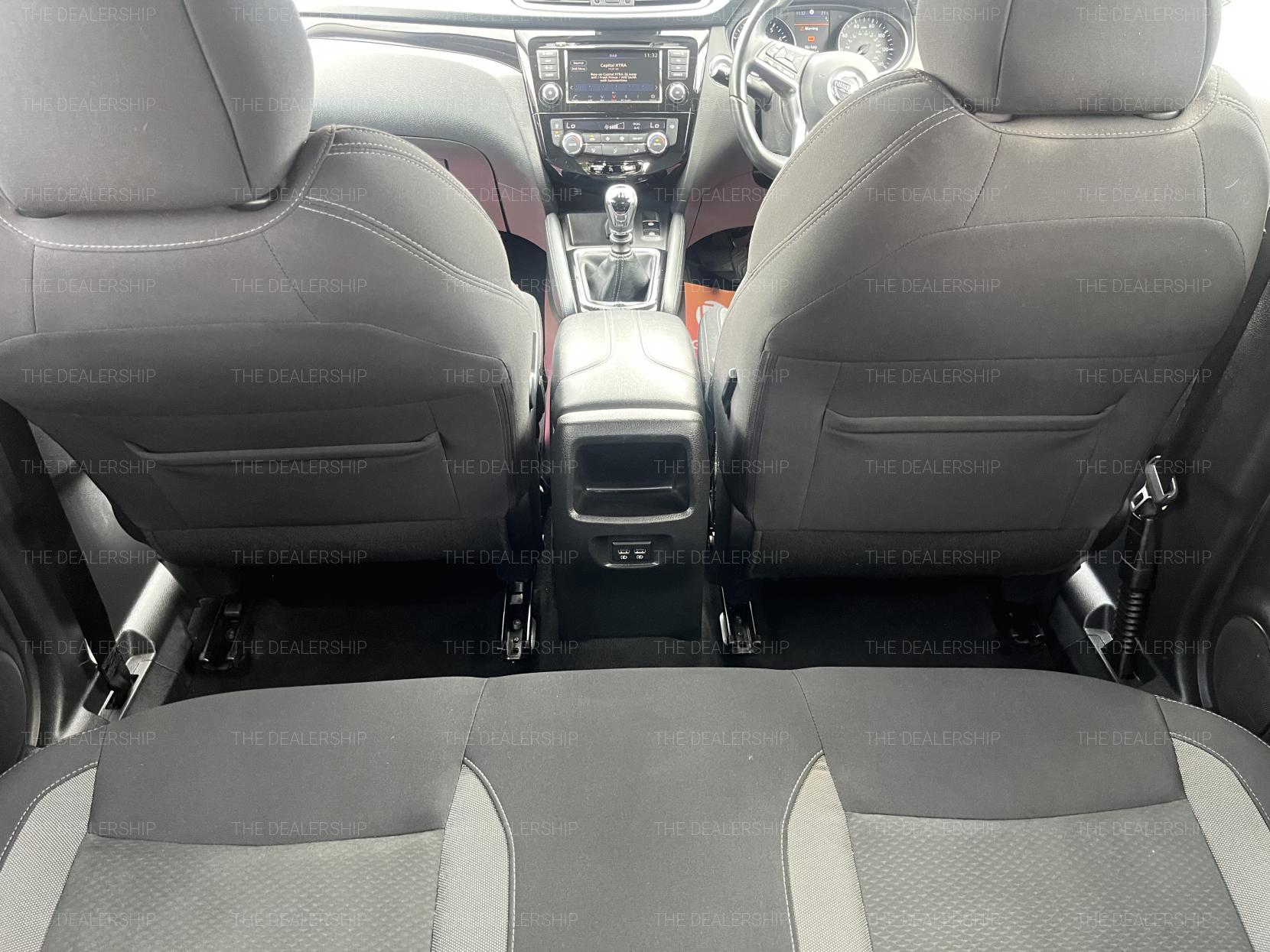 Nissan Qashqai 1.3 DIG-T N-Connecta SUV 5dr Petrol Manual Euro 6 (s/s) (140 ps)