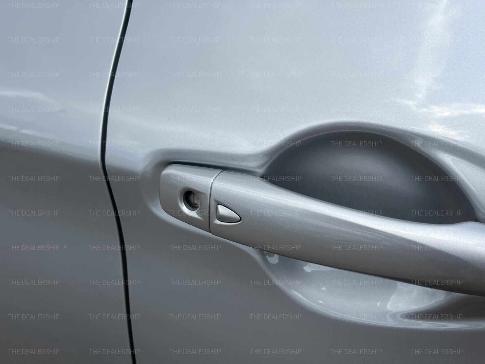Nissan Qashqai 1.3 DIG-T N-Connecta SUV 5dr Petrol Manual Euro 6 (s/s) (140 ps)