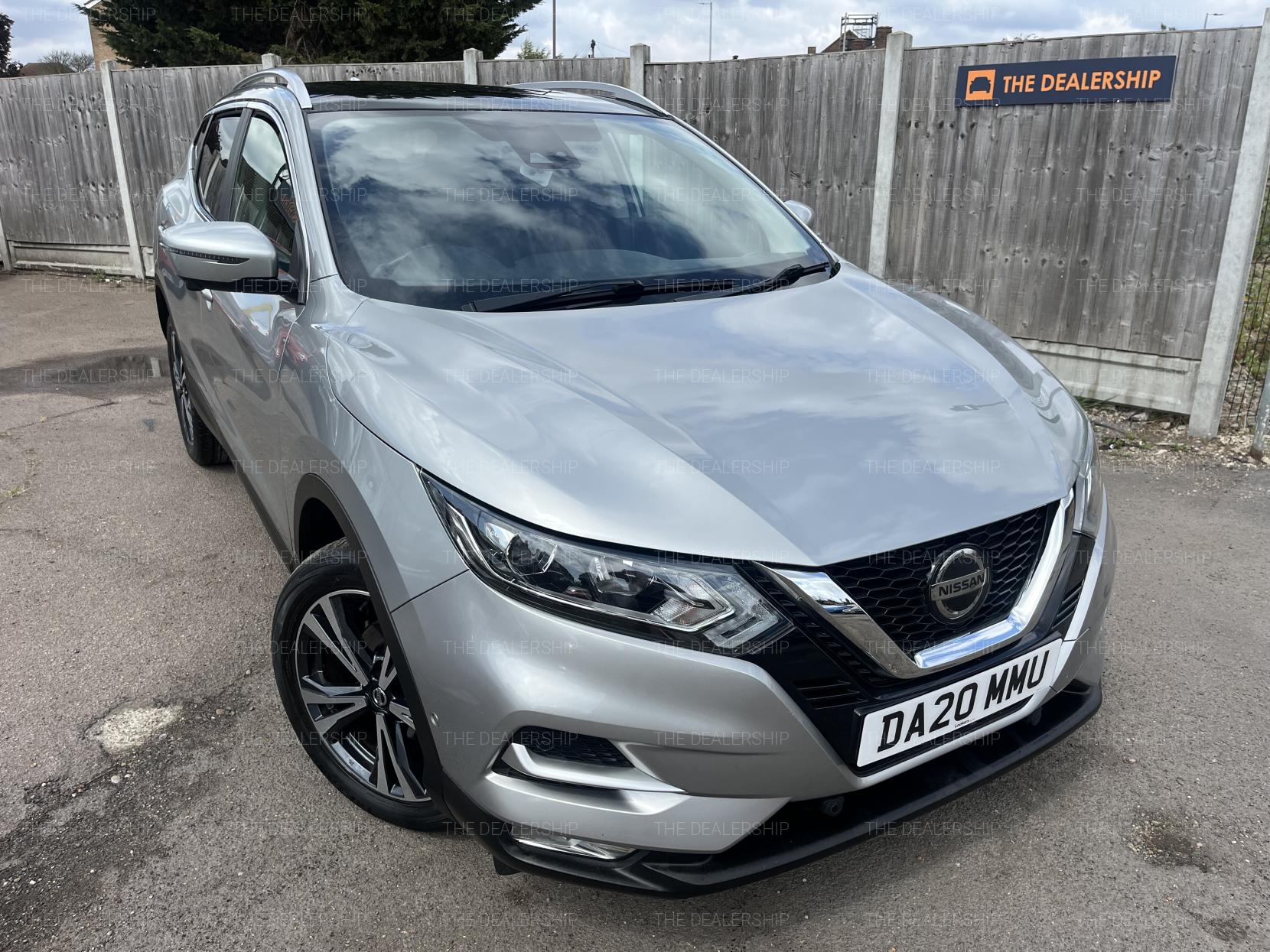 Nissan Qashqai 1.3 DIG-T N-Connecta SUV 5dr Petrol Manual Euro 6 (s/s) (140 ps)