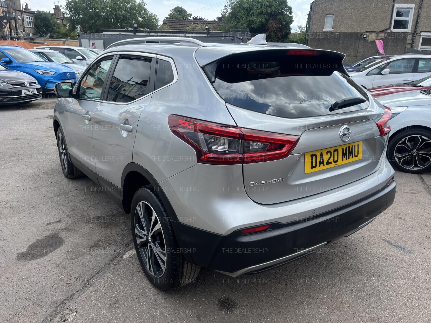 Nissan Qashqai 1.3 DIG-T N-Connecta SUV 5dr Petrol Manual Euro 6 (s/s) (140 ps)