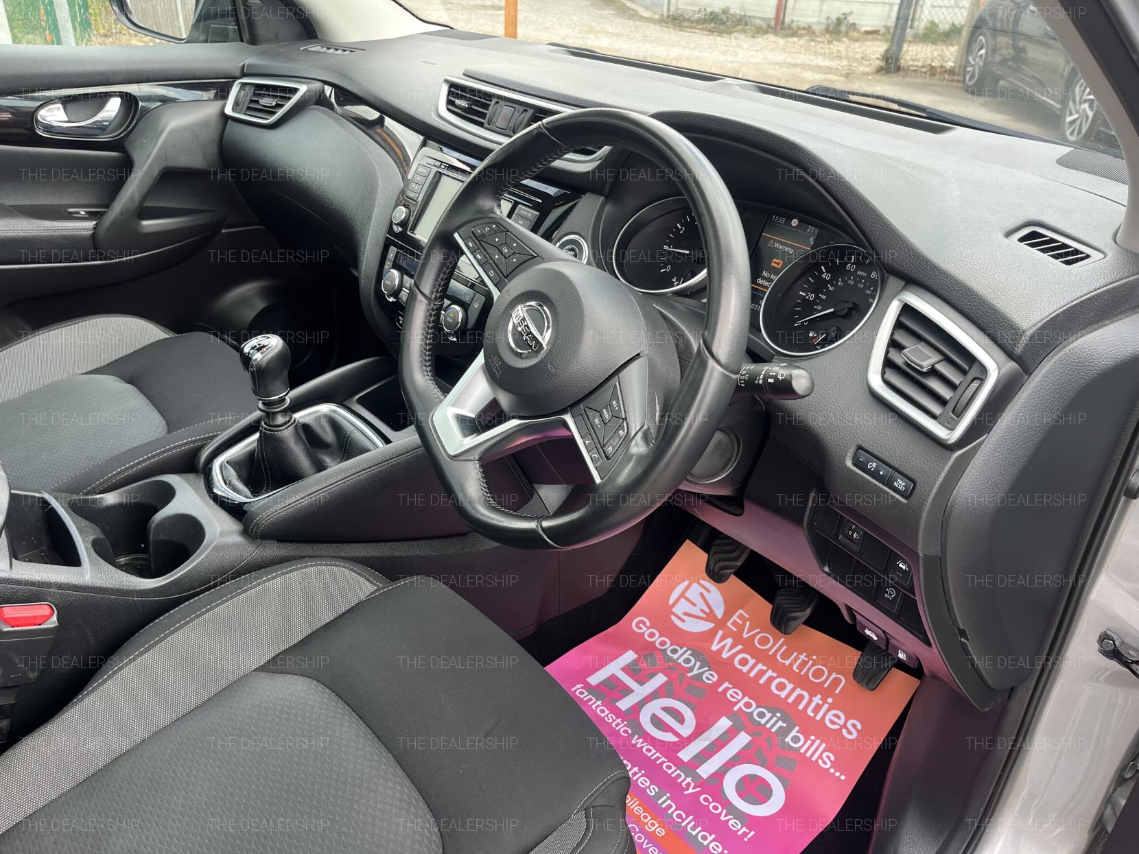 Nissan Qashqai 1.3 DIG-T N-Connecta SUV 5dr Petrol Manual Euro 6 (s/s) (140 ps)