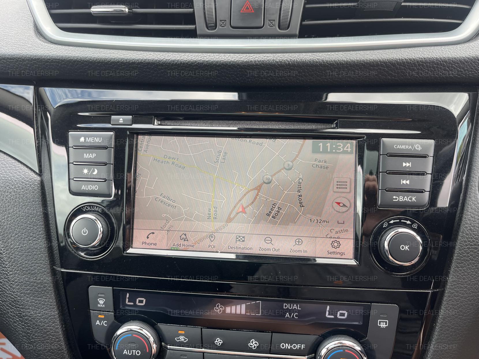 Nissan Qashqai 1.3 DIG-T N-Connecta SUV 5dr Petrol Manual Euro 6 (s/s) (140 ps)