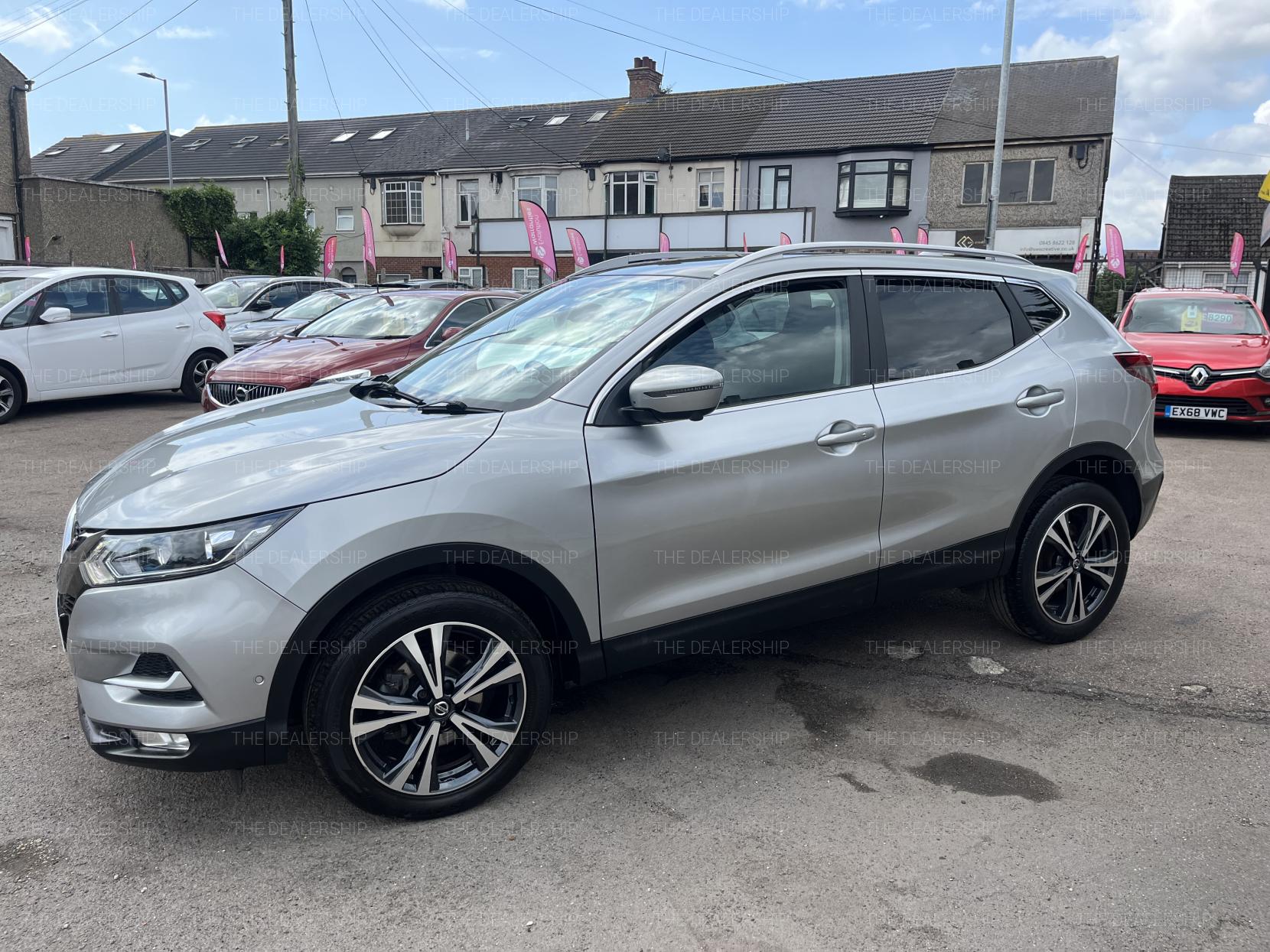 Nissan Qashqai 1.3 DIG-T N-Connecta SUV 5dr Petrol Manual Euro 6 (s/s) (140 ps)