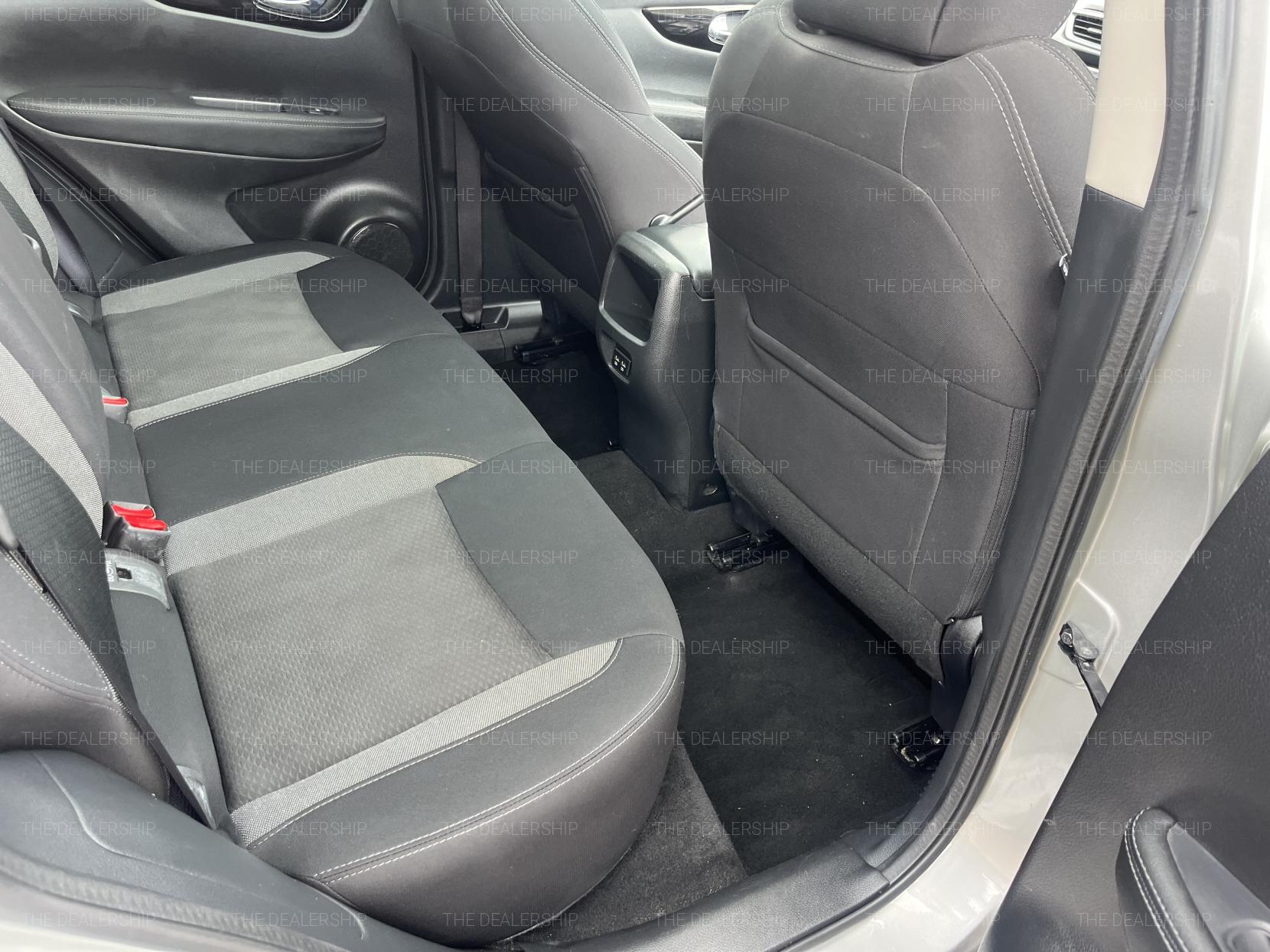 Nissan Qashqai 1.3 DIG-T N-Connecta SUV 5dr Petrol Manual Euro 6 (s/s) (140 ps)